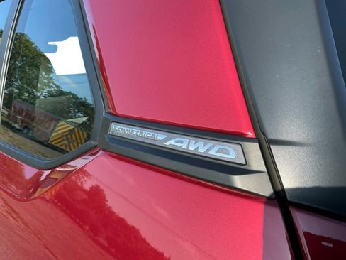 Used 2025 Subaru Forester AWD/4WD image 18