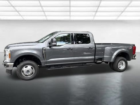Used 2026 Ford F350 XLT AWD/4WD image 2