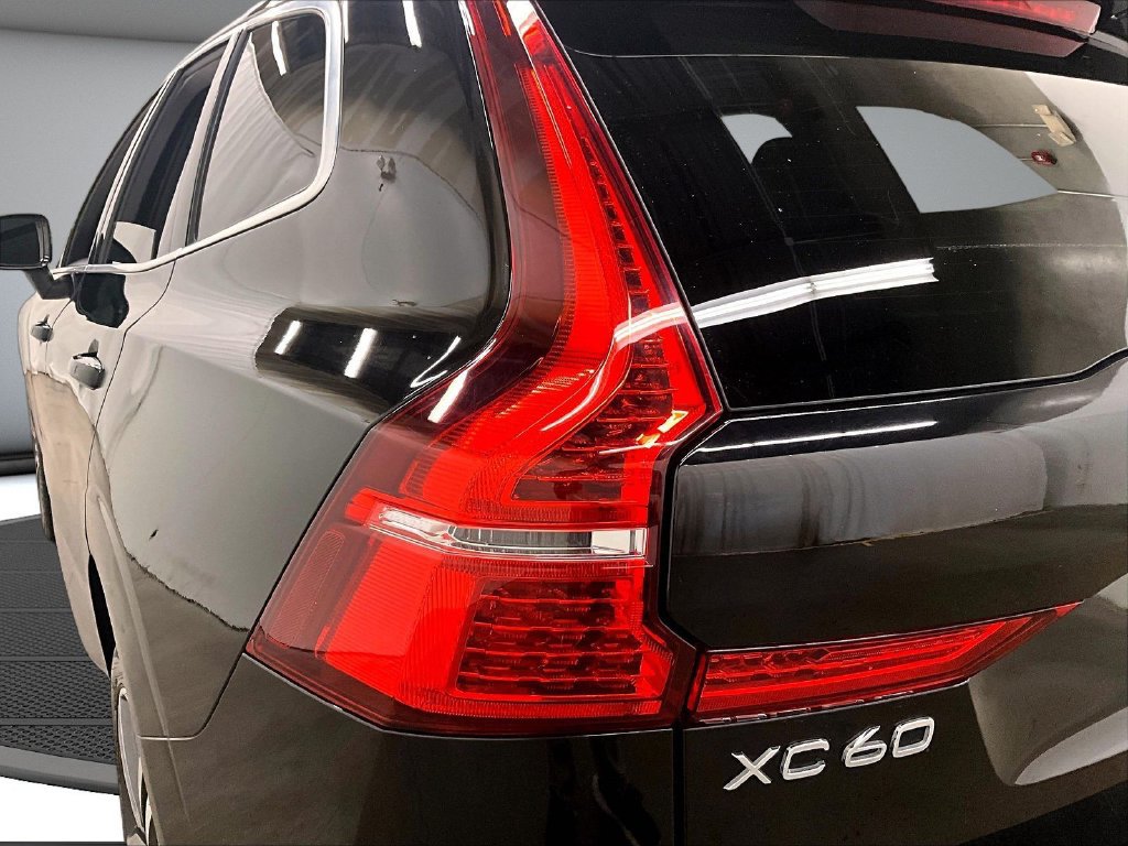 Used 2019 Volvo XC60 T6 Momentum w/ Multimedia Package AWD/4WD image 23