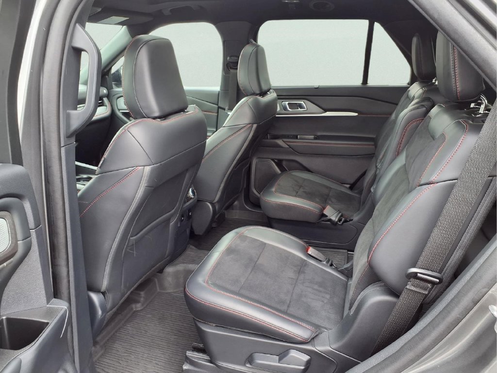 Used 2025 Ford Explorer ST AWD/4WD image 22