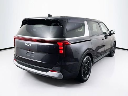 New 2026 Kia Carnival LX FWD image 5
