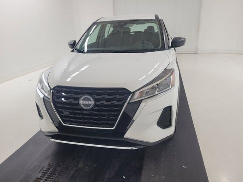 Used 2024 Nissan Kicks S FWD image 15
