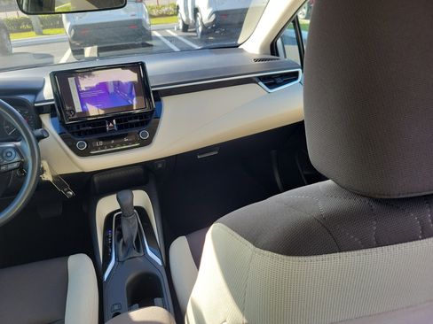 Used 2025 Toyota Corolla LE image 17