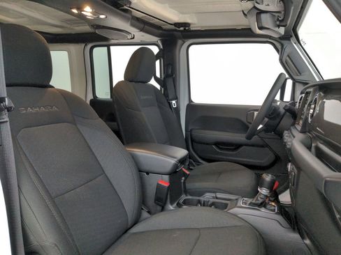 Used 2023 Jeep Wrangler Unlimited Sahara AWD/4WD image 36