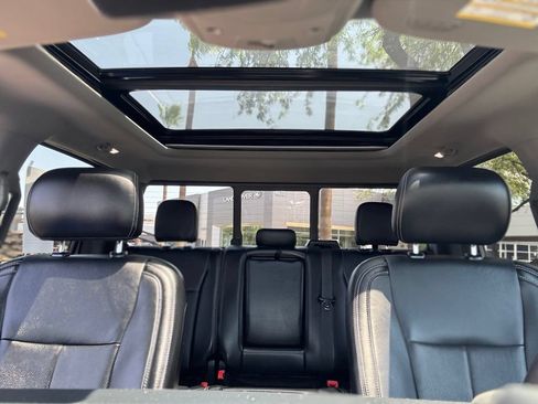Used 2019 Ford F150 Lariat w/ Equipment Group 502A Luxury AWD/4WD image 15