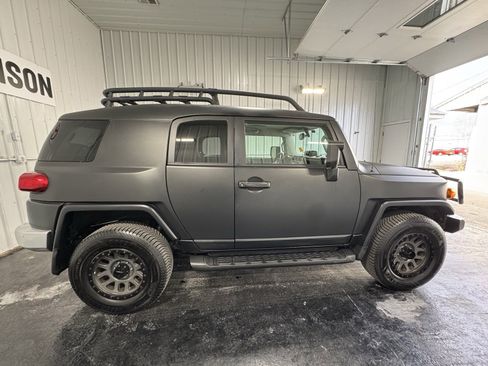 Used 2011 Toyota FJ Cruiser 4WD image 6
