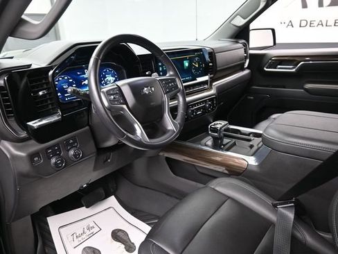 Used 2023 Chevrolet Silverado 1500 LT Trail Boss w/ Convenience Package II image 18