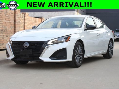 Used 2025 Nissan Altima 2.5 SV image 1