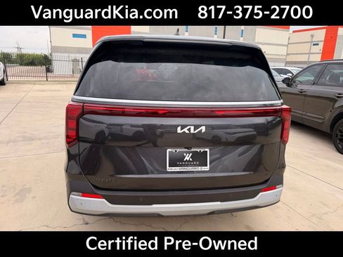 Used 2025 Kia Carnival FWD image 3