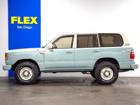 Used 2001 Toyota Land Cruiser image 2
