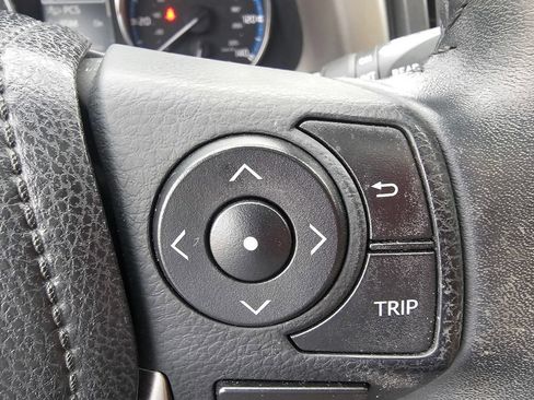 Used 2017 Toyota RAV4 Limited FWD image 21