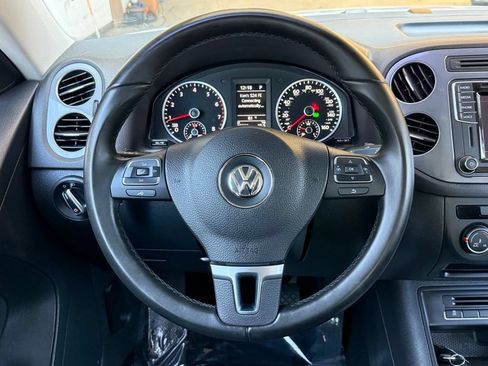 Used 2017 Volkswagen Tiguan Limited w/ Premium Package FWD image 27