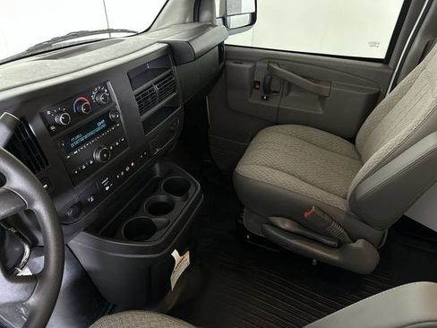 New 2025 GMC Savana 3500 w/ Driver Convenience Package RWD image 21
