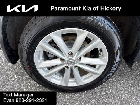 Used 2017 Nissan Rogue Sport SV FWD image 9