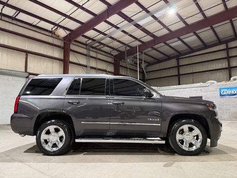 Used 2018 Chevrolet Tahoe LT w/ LT Signature Package RWD image 4