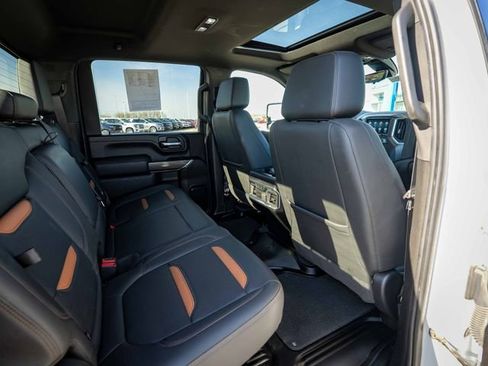 Used 2023 GMC Sierra 2500 AT4 w/ AT4 Premium Plus Package AWD/4WD image 15