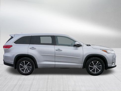 Used 2018 Toyota Highlander XLE image 8