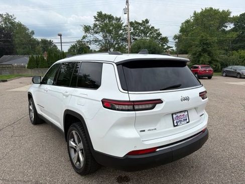 Used 2022 Jeep Grand Cherokee L Limited AWD/4WD image 3
