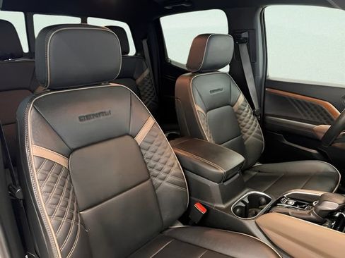 Certified 2025 GMC Canyon Denali AWD/4WD image 9