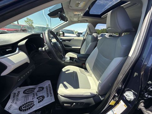 Used 2020 Toyota RAV4 Limited AWD/4WD image 14