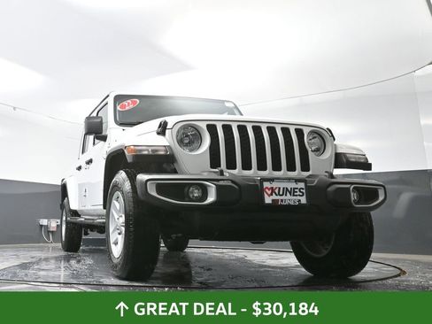 Used 2022 Jeep Gladiator Sport image 53