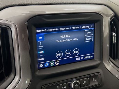 Used 2022 Chevrolet Silverado 2500 Custom w/ Custom Value Package image 15