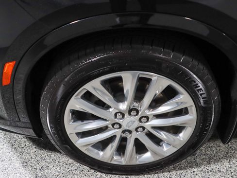 Used 2022 Cadillac XT6 Premium Luxury image 11