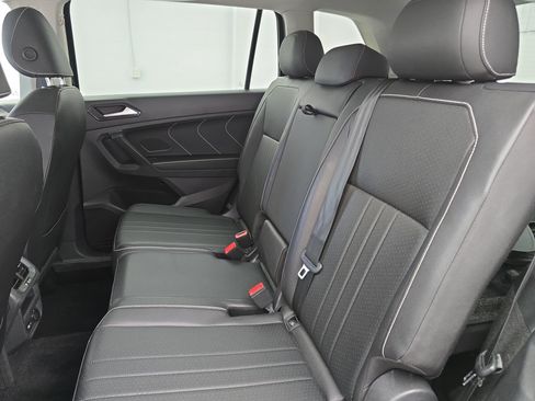 Used 2023 Volkswagen Tiguan SE w/ Panoramic Sunroof Package FWD image 14