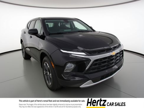 Used 2025 Chevrolet Blazer LT image 1