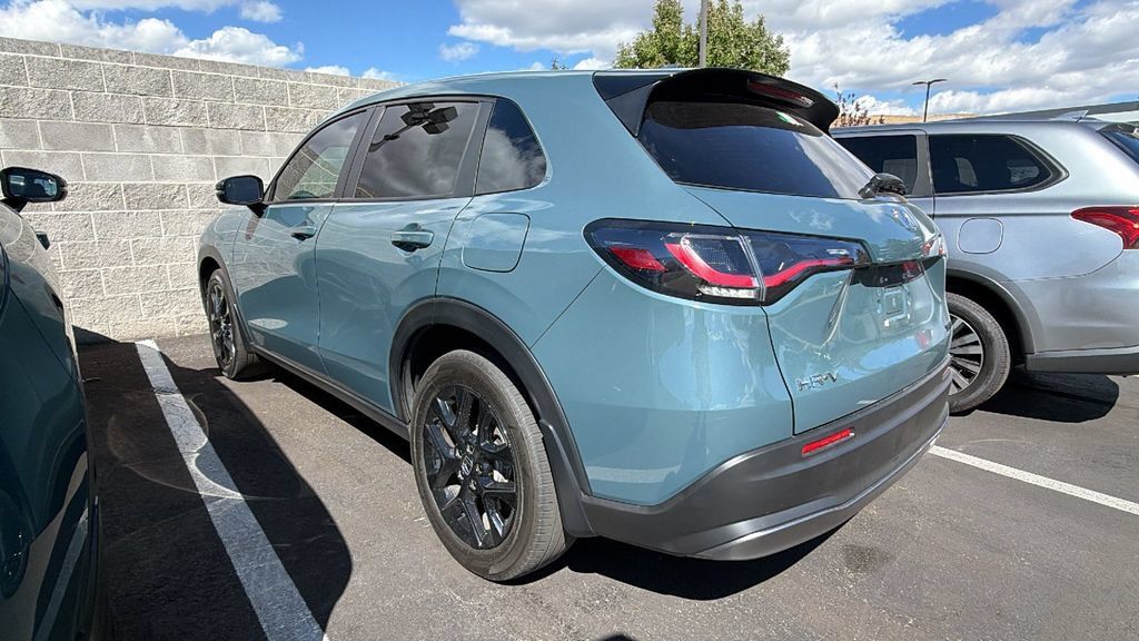 Used 2024 Honda HR-V Sport image 3