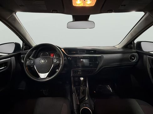 Used 2018 Toyota Corolla LE FWD image 14