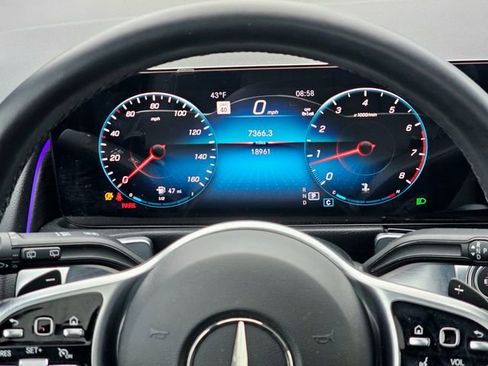 Certified 2023 Mercedes-Benz GLB 250 4MATIC image 33