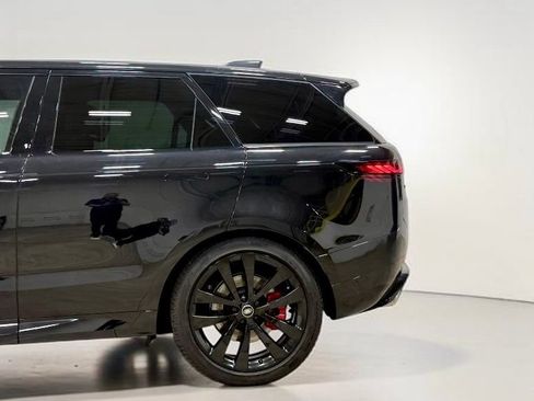 Used 2025 Land Rover Range Rover Sport Dynamic SE AWD/4WD image 14