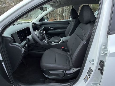 New 2026 Hyundai Tucson SE image 9