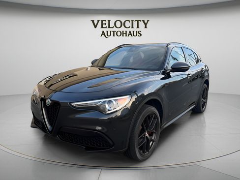 Used 2019 Alfa Romeo Stelvio Ti Sport w/ Quick Order Package 22S Sport AWD/4WD image 3