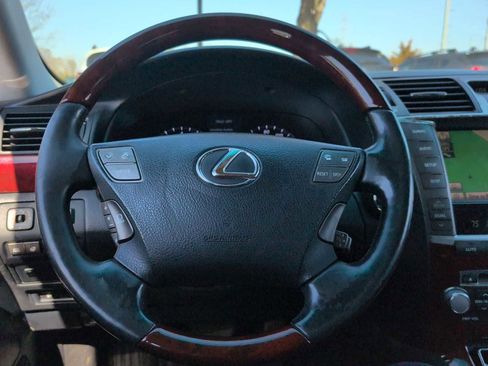 Used 2012 Lexus LS 460 w/ Comfort Pkg image 21