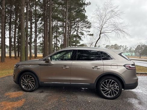 Used 2020 Lincoln Nautilus Reserve w/ Equipment Group 201A image 7