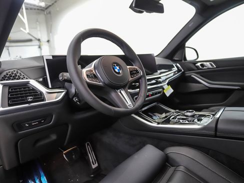 Used 2026 BMW X5 M60i image 10