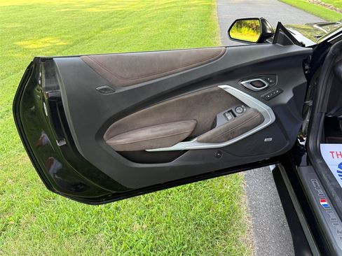 Used 2018 Chevrolet Camaro ZL1 RWD image 35