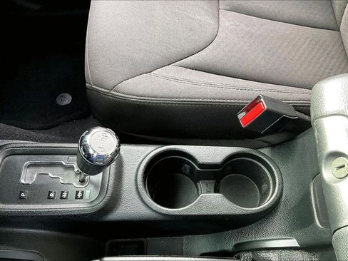 Used 2018 Jeep Wrangler Sport image 15