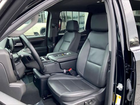 Used 2025 GMC Sierra 1500 SLT image 7