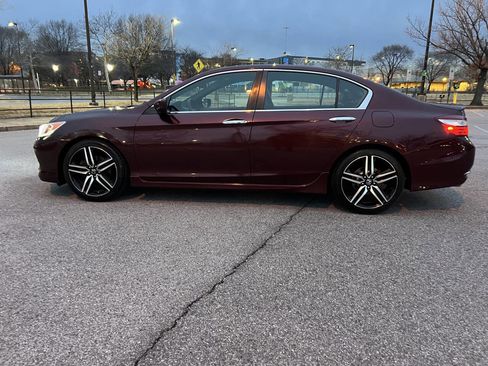Used 2016 Honda Accord Sport image 14
