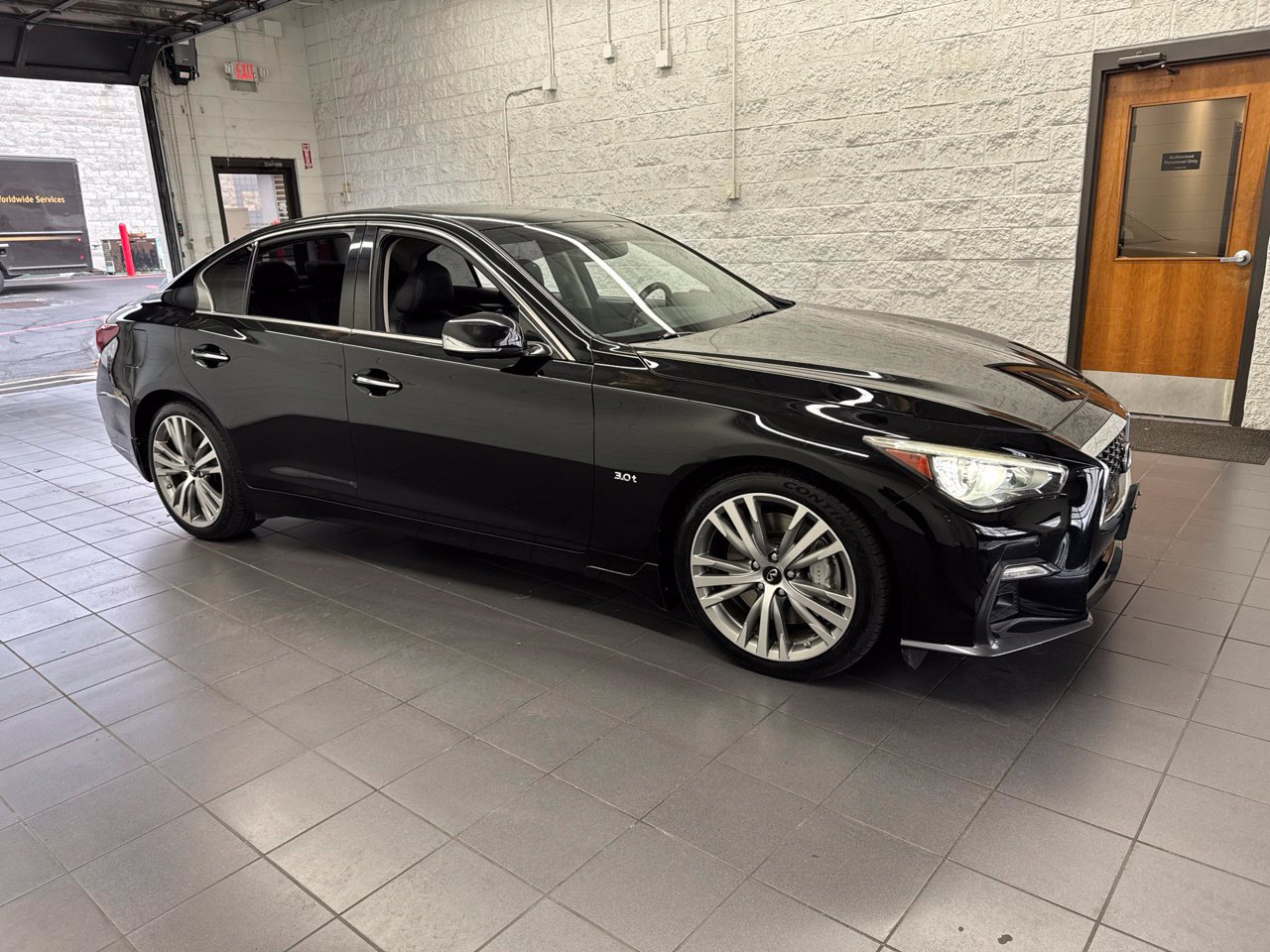 Used 2018 INFINITI Q50 Sport w/ Sensory Package (Sport) AWD/4WD image 1