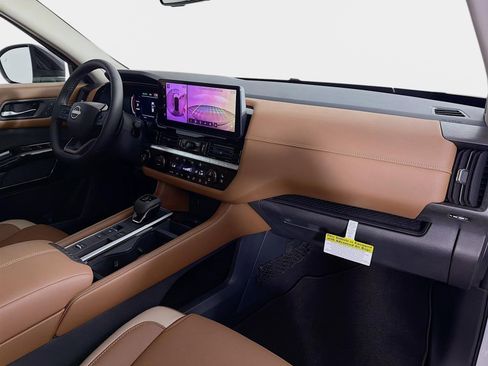 New 2026 Nissan Pathfinder Platinum image 29