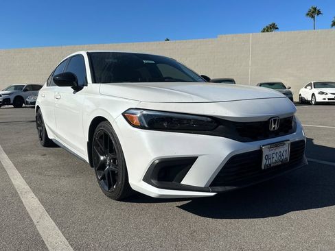 Used 2023 Honda Civic Sport image 2