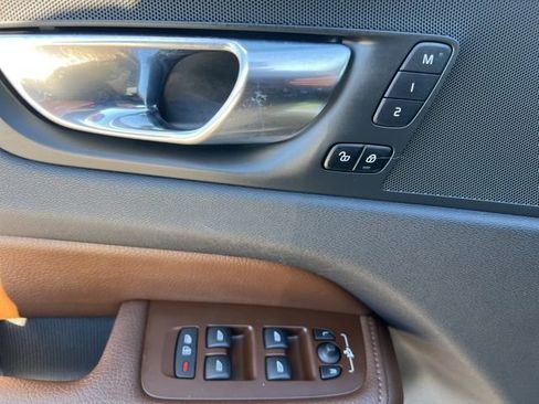 Certified 2022 Volvo XC60 T8 Inscription Expression image 28