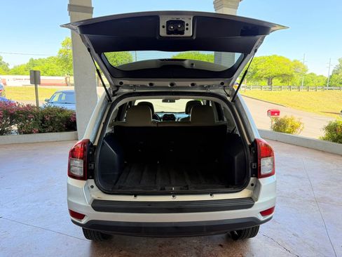 Used 2014 Jeep Compass Latitude FWD image 21