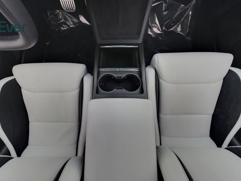 Used 2025 Tesla Model S Plaid AWD/4WD image 27