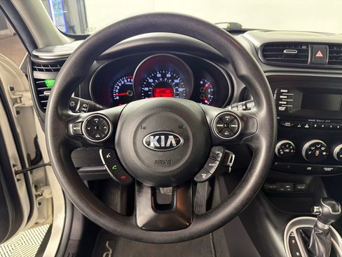 Used 2016 Kia Soul image 16