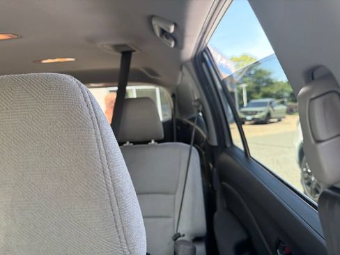 Used 2019 Honda Pilot EX image 9